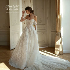 Elegant White Lace Off-The-Shoulder Sleeveless Floor-Length Formal Wedding Dress with Exquisite embroidery