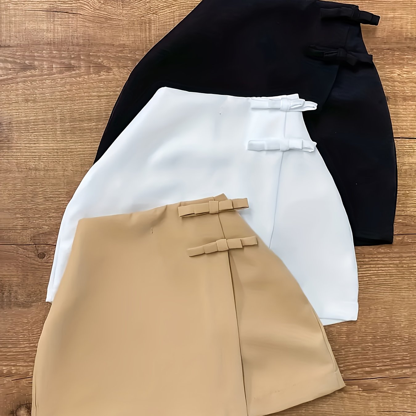 Elegant A-Line Short Skirt with Zipper Detail