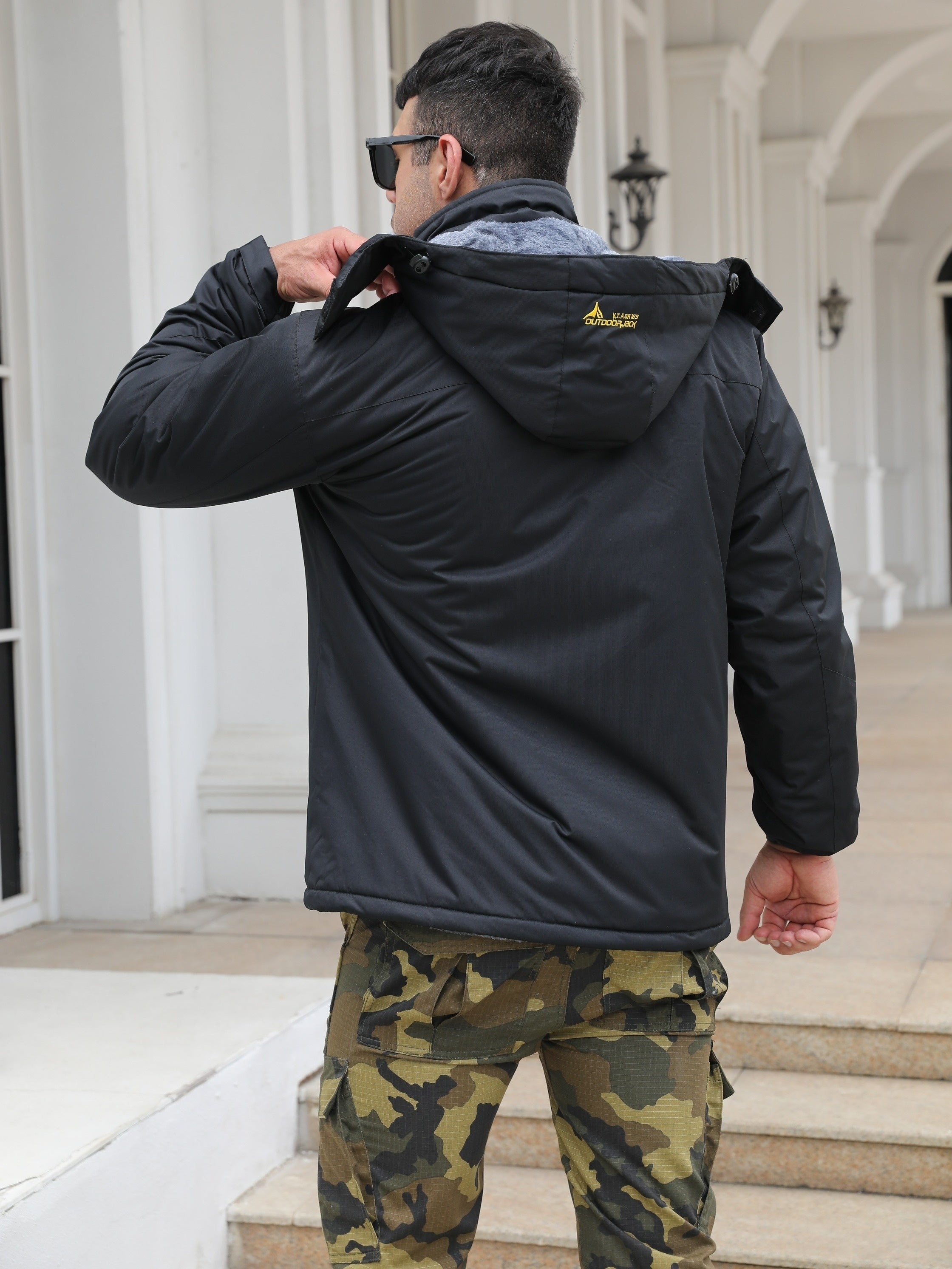 Men’s Waterproof Winter Ski Jacket