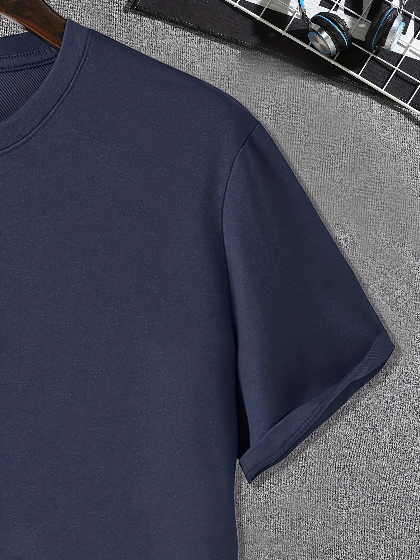 Men’s Geometric Appliqué Crew-Neck T-Shirt