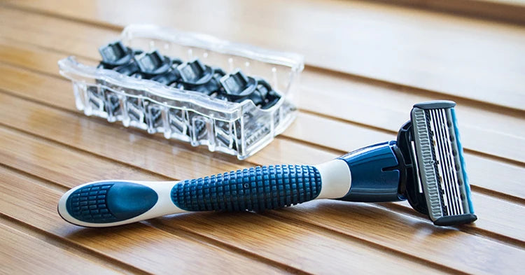 QShave Blue Series 5 Layer USA Blade Manual Razor Mens Shaving Razor with 6 Pieces X5 Blade and each Piece has trimmer Blade