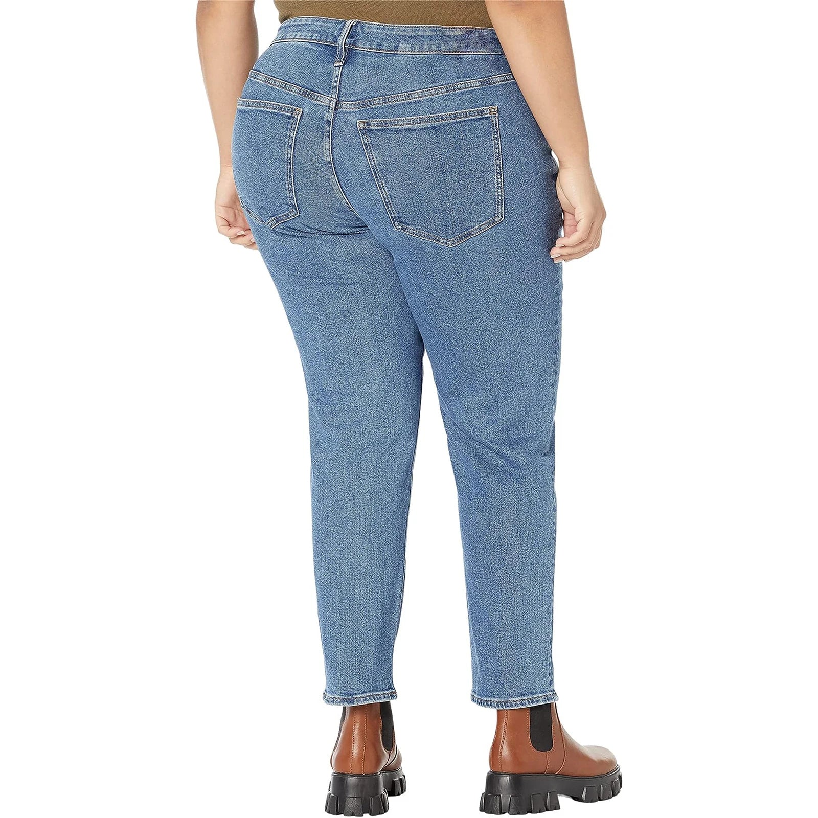 Relaxed Straight Mom Jeans