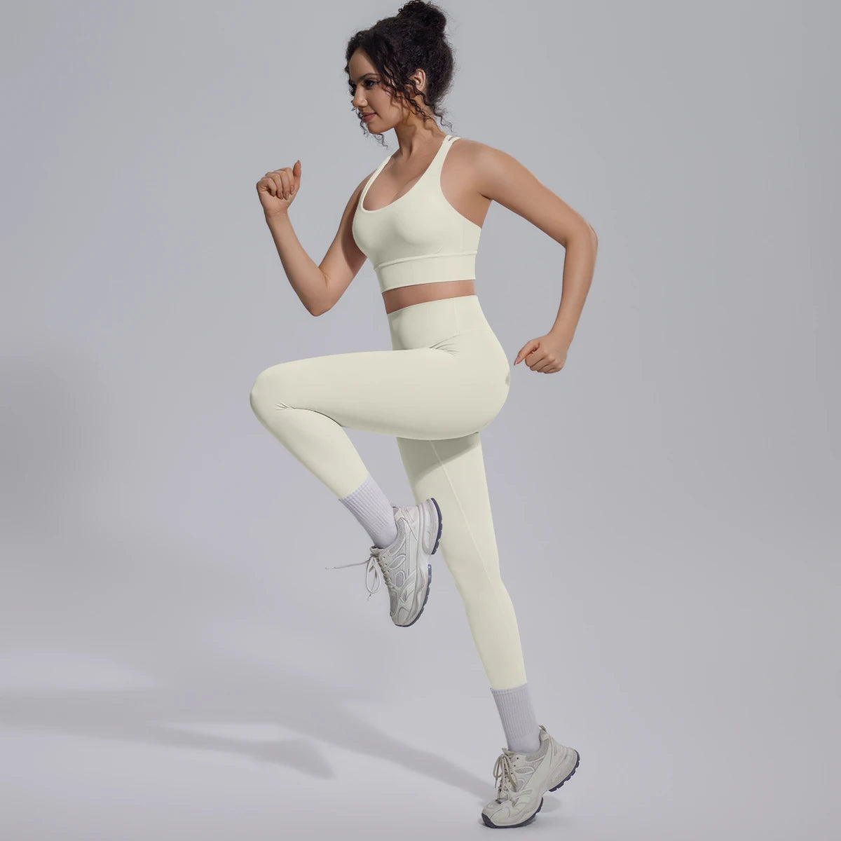 New Yoga Set for Woman Summer Gym Sports Running Bra Top Breathable Peach Buttocks Women Leggings Solid Color Yoga Set