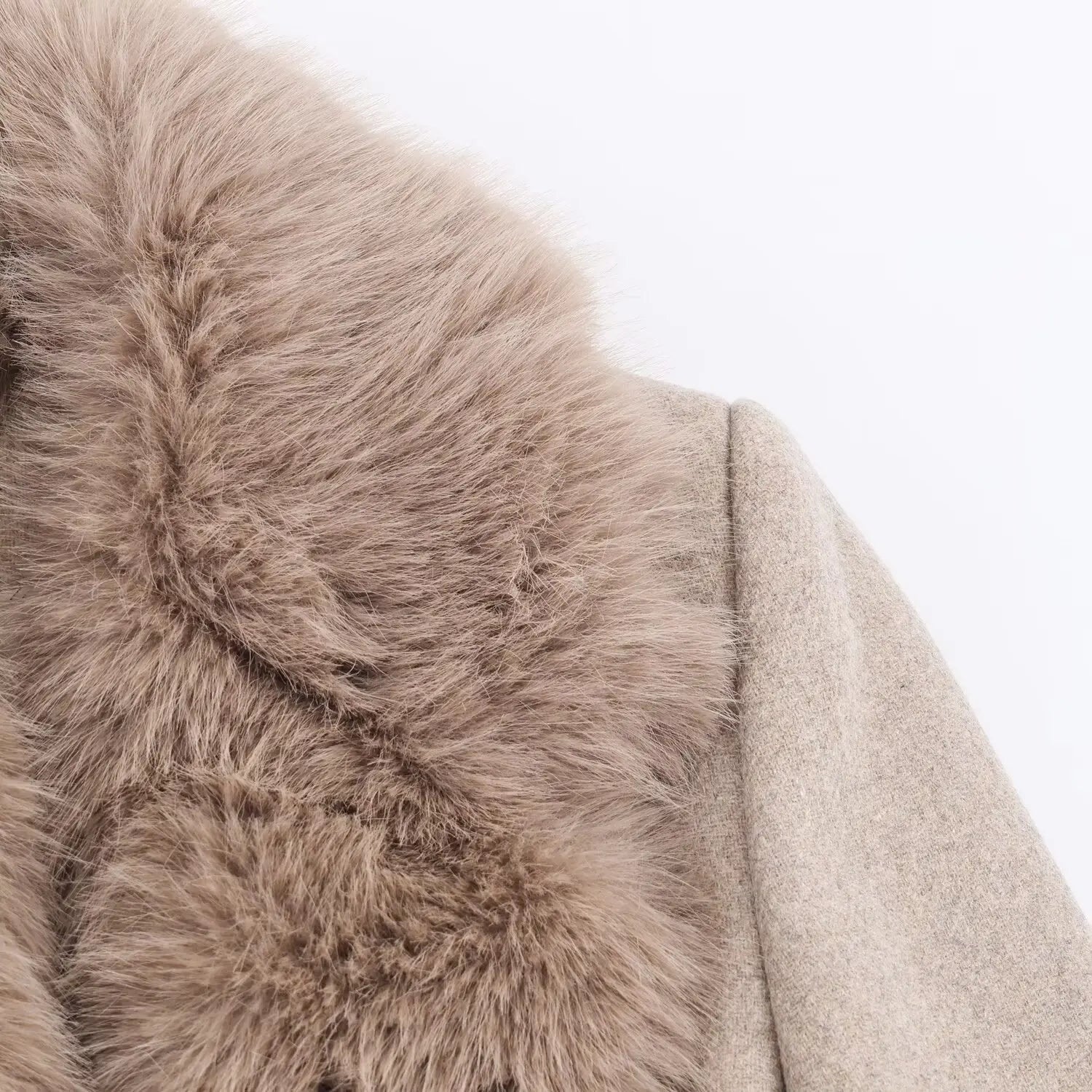 Elegant Belted Fur Collar Overcoat