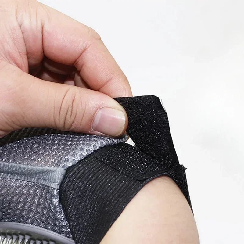 TPR Metal Needle Deshedding Glove