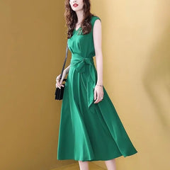 Elegant Sleeveless V-Neck Midi Dress