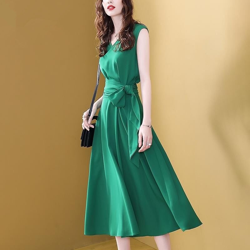 Elegant Sleeveless V-Neck Midi Dress