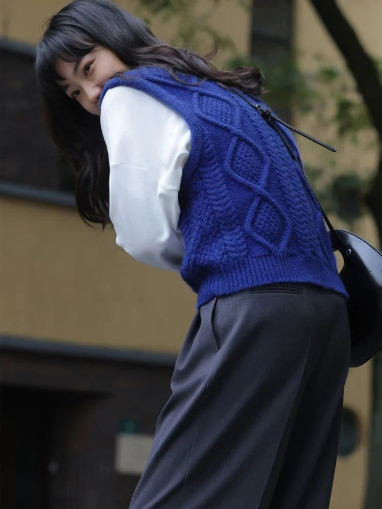 Minimal Knit Sweater Vest Women