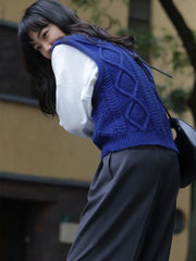 Minimal Knit Sweater Vest Women
