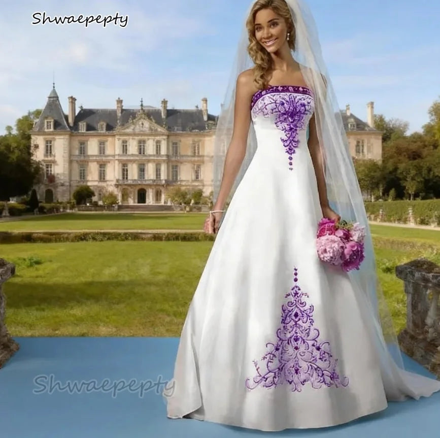 Elegant Embroidery White And Purple Wedding Dress Sweep Train A-Line Satin Strapless Bride Gowns Customized Robes De mariée