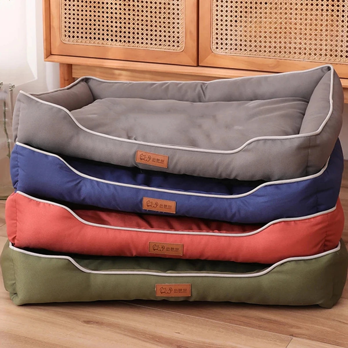 Bite-Resistant Four Season Square Bed