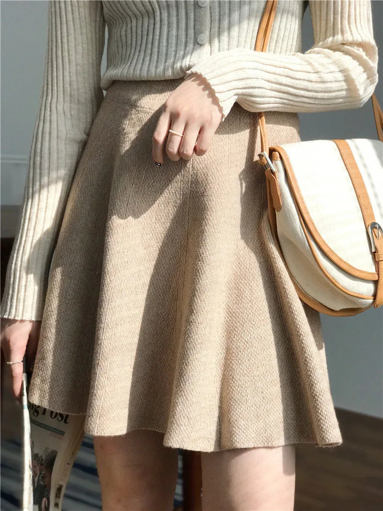 Knitted High Waist Pleated Skirt