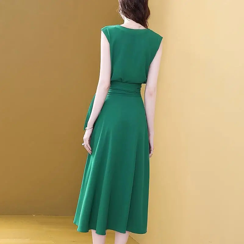 Elegant Sleeveless V-Neck Midi Dress