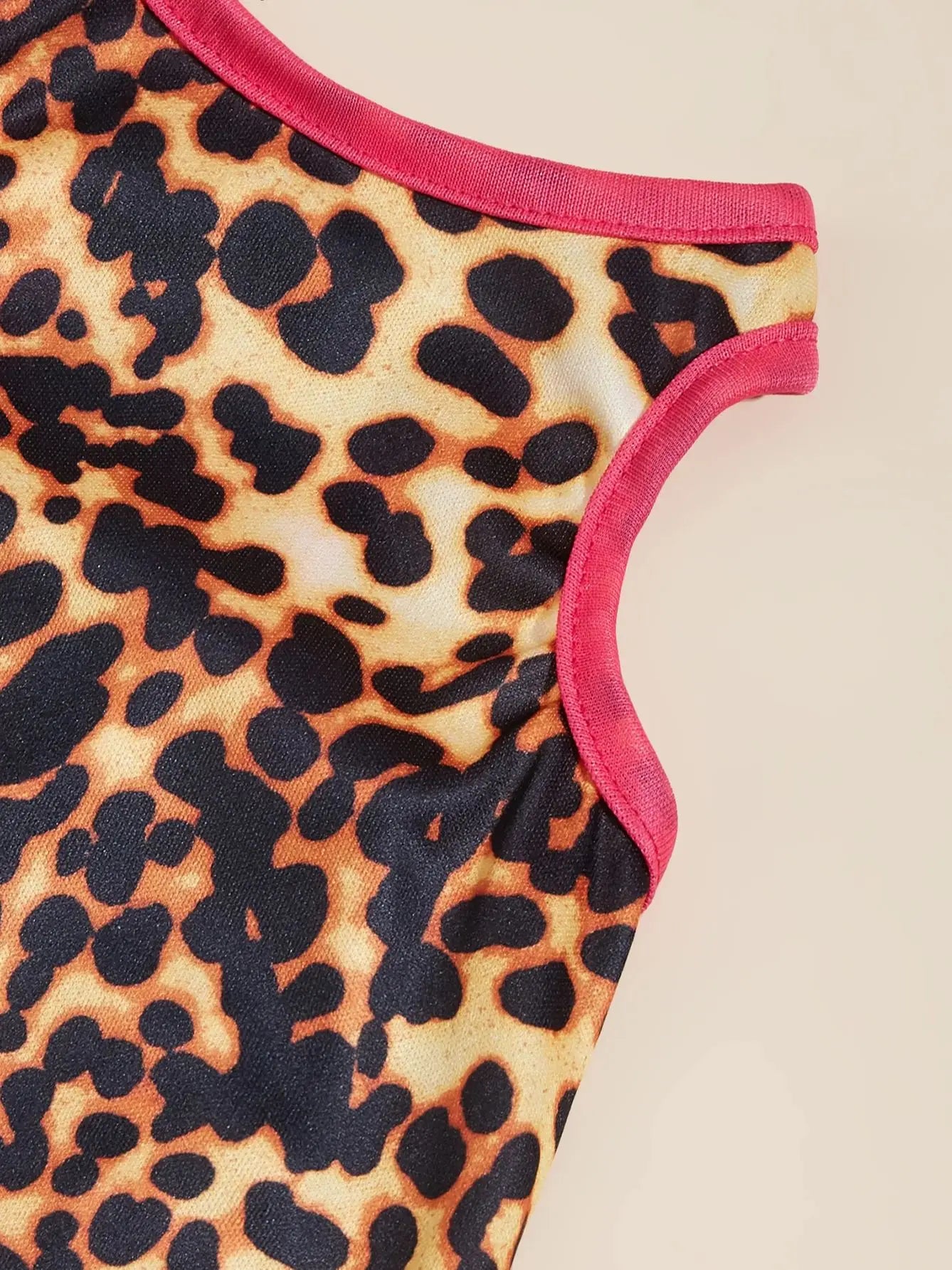 Pet clothes: dog and cat vest Light, breathable, comfortable, simple, generous, fresh and cute, suitable for all seasons