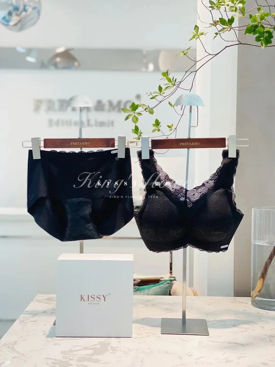 Kiss.y sports bra, such as kiss zero binding, no trace, no steel ring, quantum kiss vest bra set female