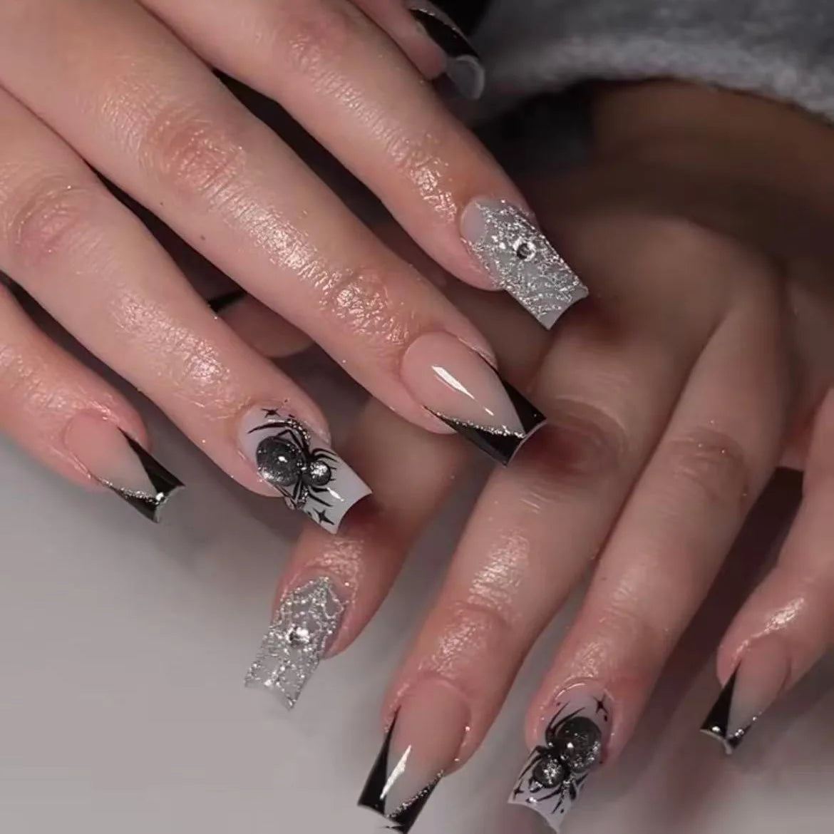 24pcs Thriller Style False Nails With Halloween Ant Bugs Pattern Wearable Press On Nails Ballet Black Punk Nail Art Decoration