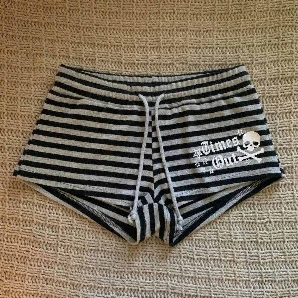 Women Shorts Pantalones Cortos De Mujer Casual Fashion Y2k Pants 2026 New Street Hottie Bottoms Striped Skull Print Chic Shorts