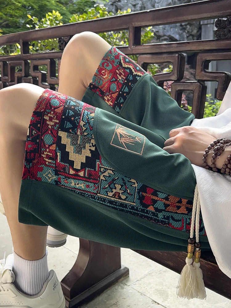 Men's ethnic embroidery pattern shorts with pockets, summer casual drawstring shorts, suitable for outdoor and beach casual wear