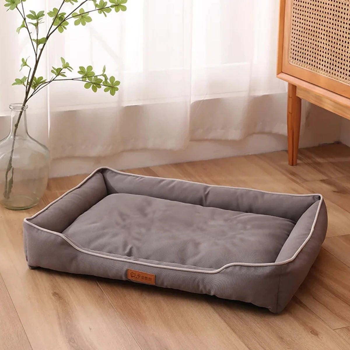 Bite-Resistant Four Season Square Bed