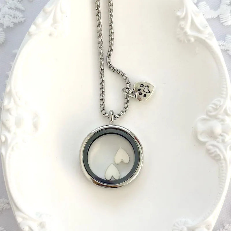 Pet Souvenirs Can Hold Cat or Dog Hair Necklaces, Pendants, Alloy Glass Photo Frames, Pendants, and Pet Accessories