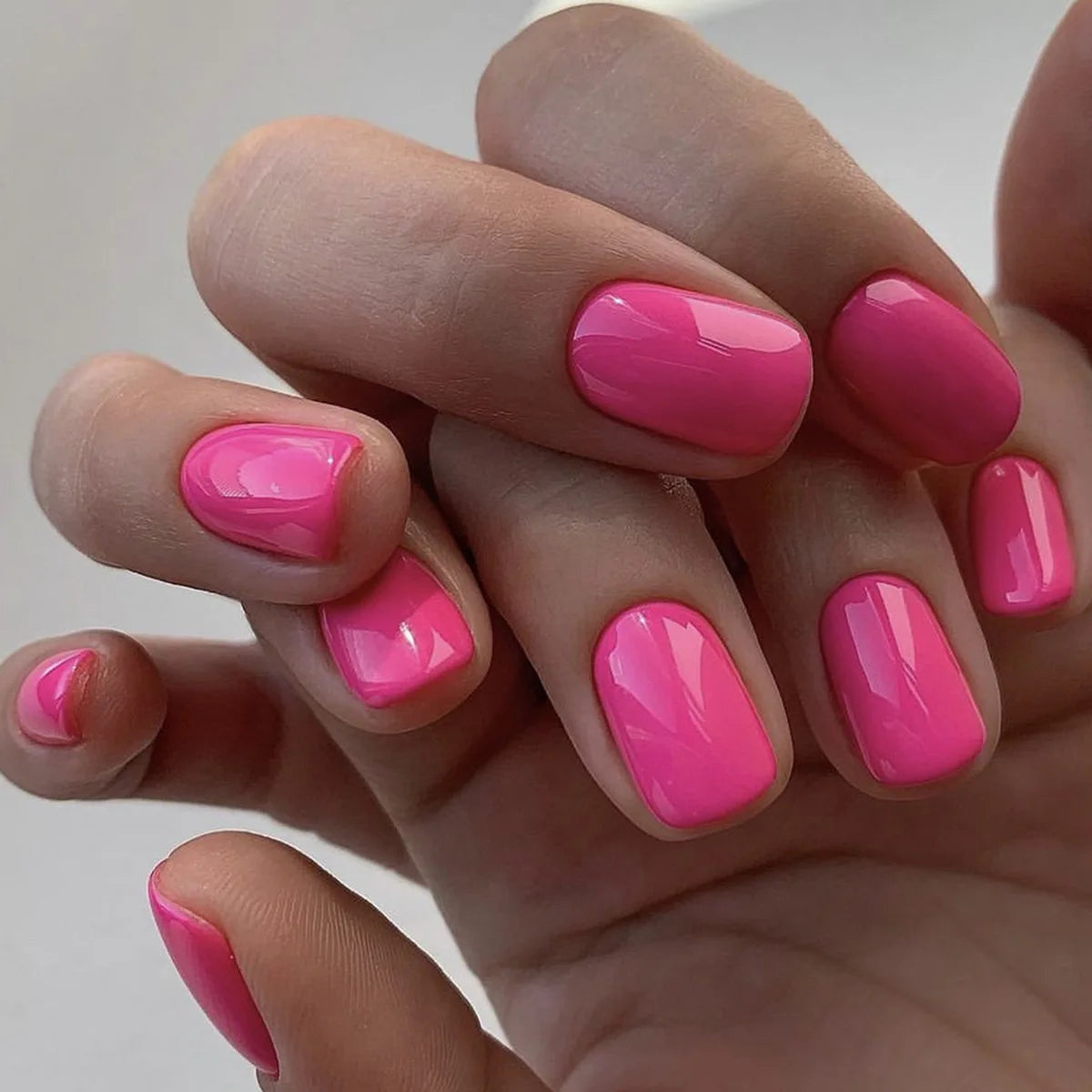 24Pcs/Set Wearable False Nails for Girls Women Removable Solid Color Short Fake Nails Art Finished Simple White Press on Nail