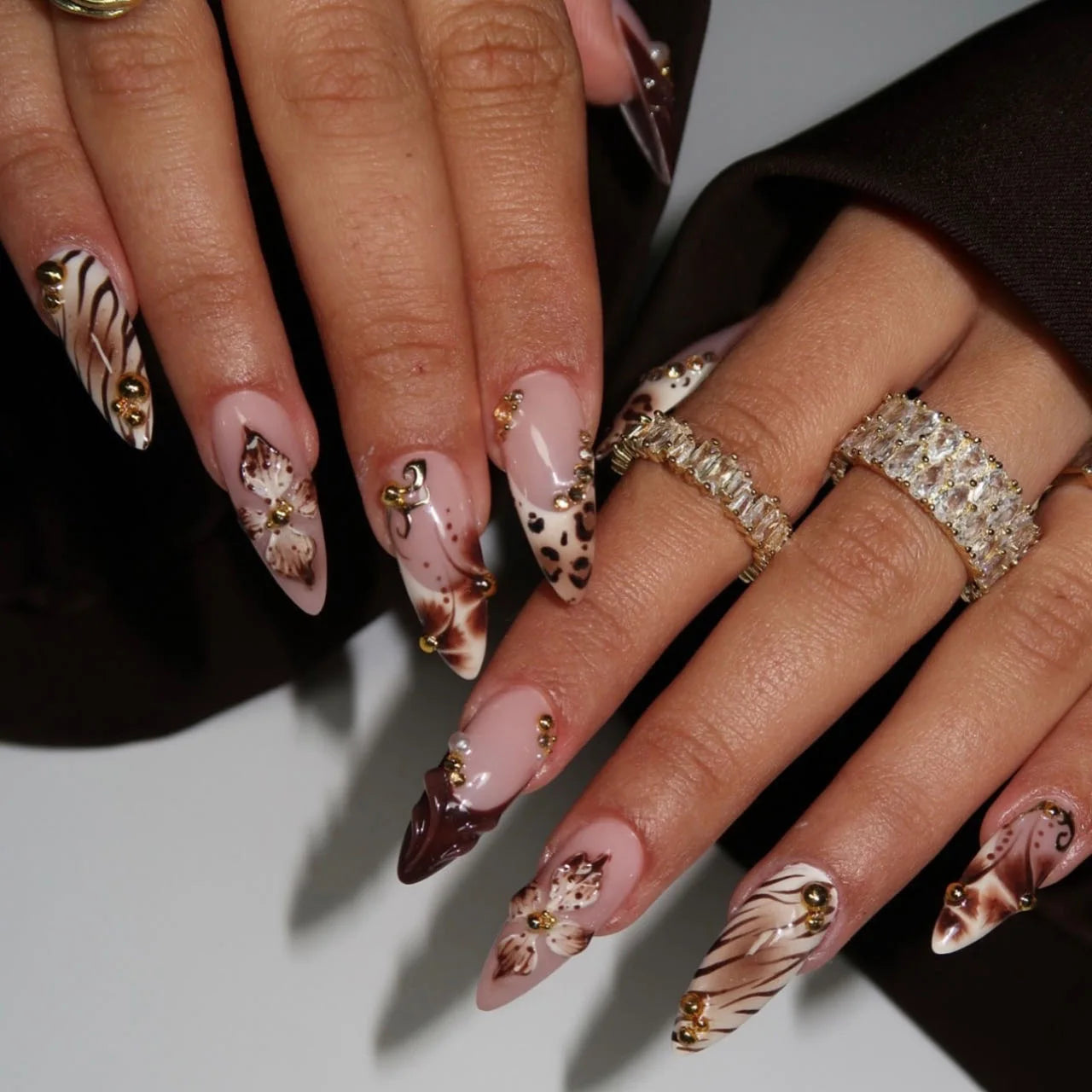 Medium fake nails for women Gradient nude brown blue flowers or rhinestones fall winter almond tips press on false nail art set