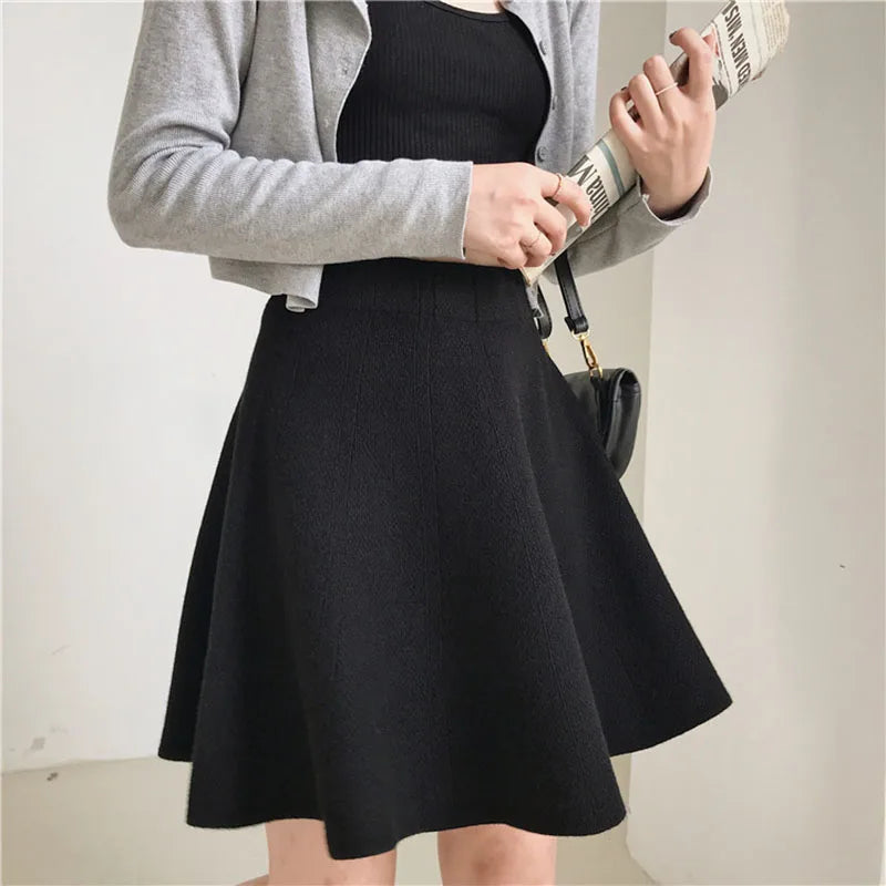 Knitted High Waist Pleated Skirt