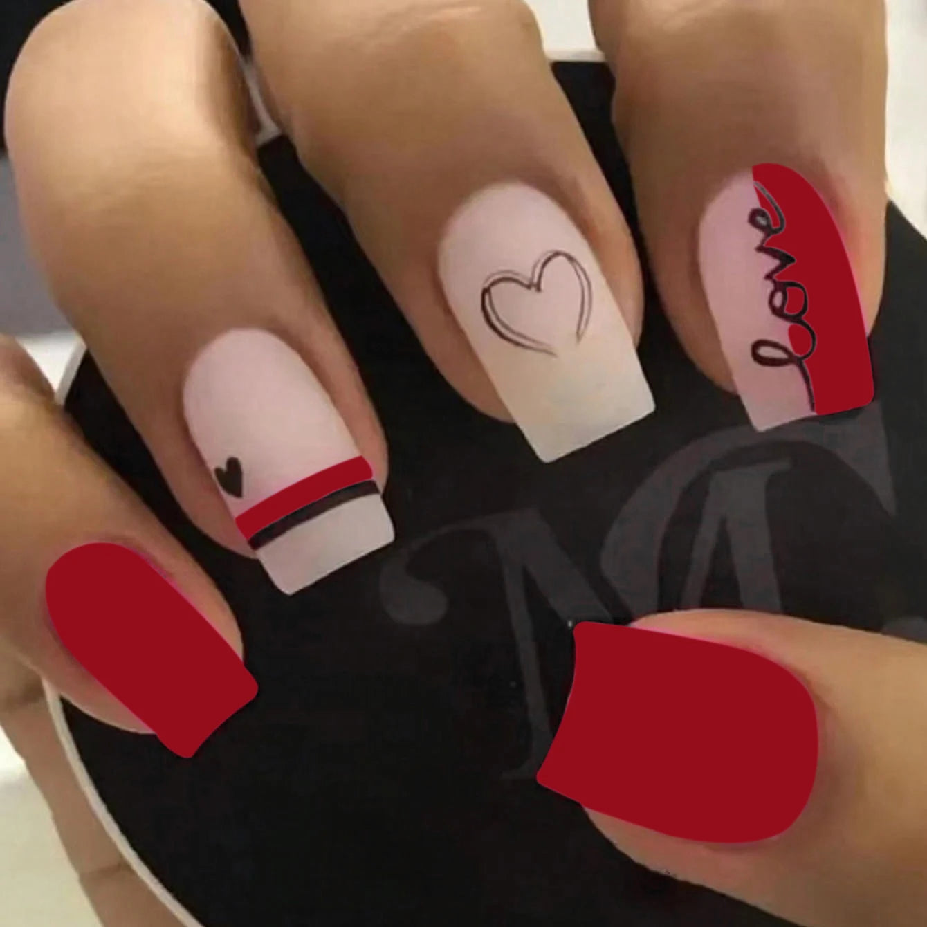 24PCS Short False Nails With Rose Leaf Design Pressed On The Nails, Glossy Glue, Black Full Coverage Acrylic False Nails