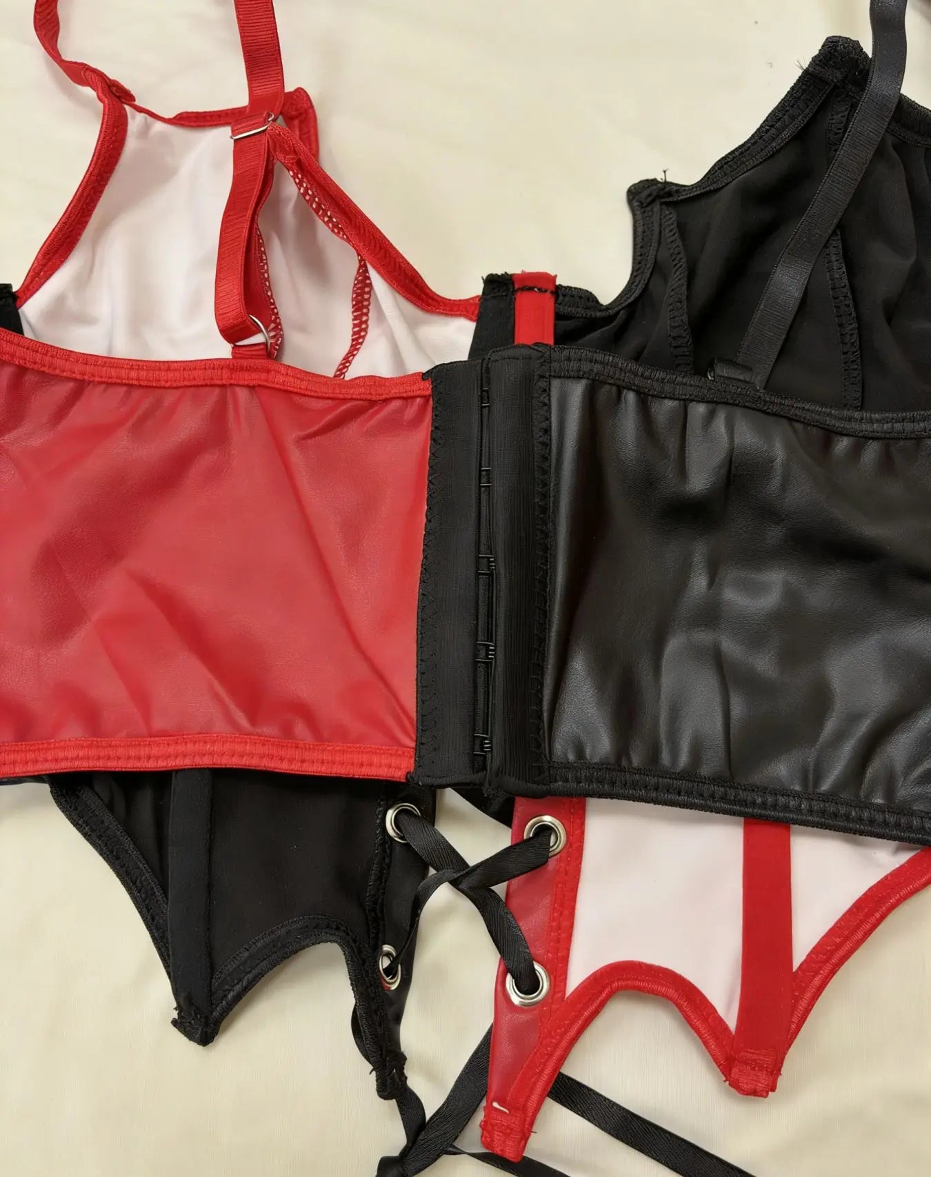 2026 Woman Clothing Top Women T-shirt Tank Top Female Clothes Tops Harajuku Tanks Camis Crop Top Y2K Sexy Tight Strap Top
