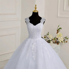Sleeveless Wedding Dresses Classic Sweetheart Vestido De Noiva Luxury Lace Bridal Ball Gown Formal Robe De Mariee Customized