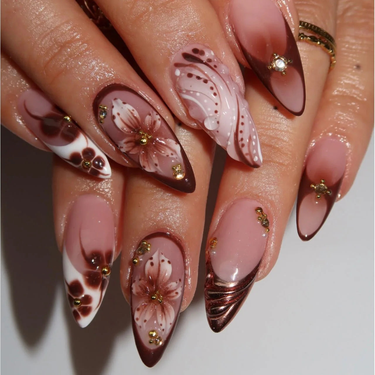 Medium fake nails for women Gradient nude brown blue flowers or rhinestones fall winter almond tips press on false nail art set