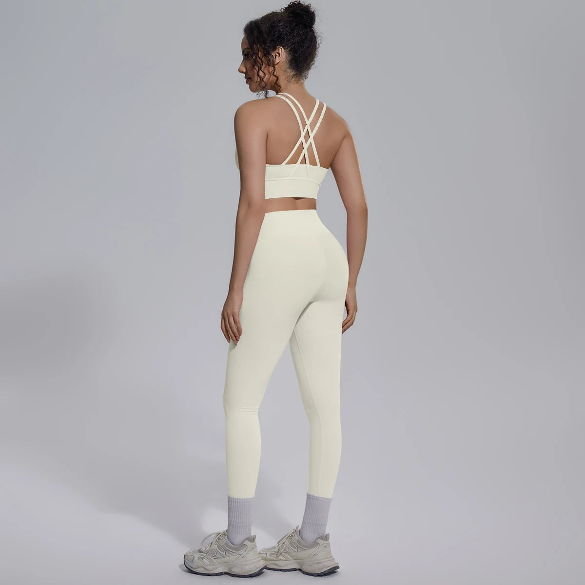 New Yoga Set for Woman Summer Gym Sports Running Bra Top Breathable Peach Buttocks Women Leggings Solid Color Yoga Set
