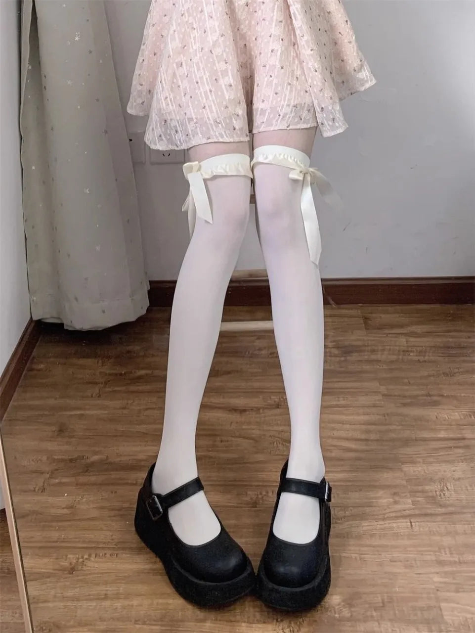 Lace Ribbon Knee High Socks
