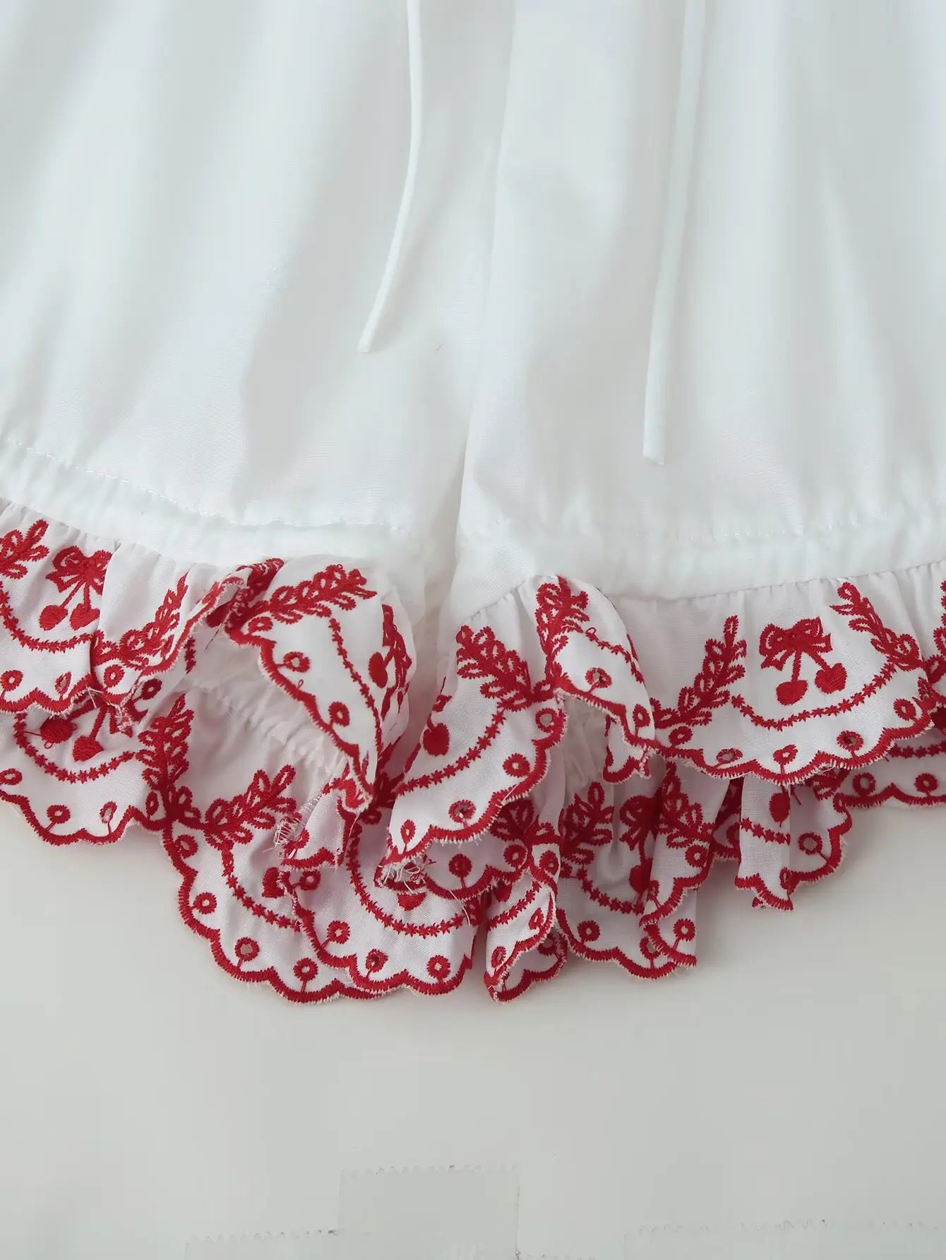 Women's Embroidered Shorts Summer New Elastic Waist With Pockets Lace-up Shorts Fashion Casual Female Shorts