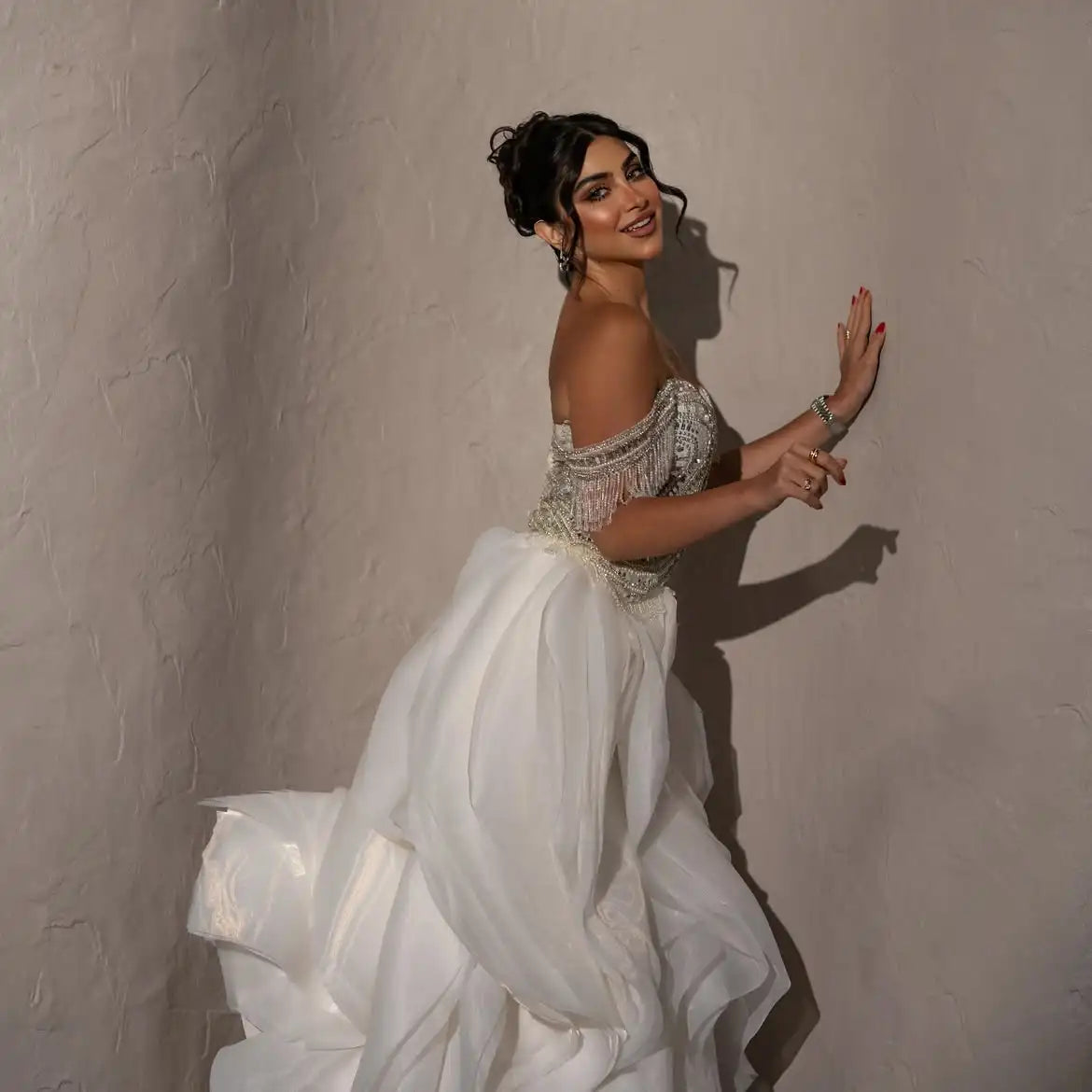 White Wedding Dresses Off Shoulder Beaded Tassel Corset Bridal Luxury Evening Dresses with Ruffles Formal Elegant Party Dresses