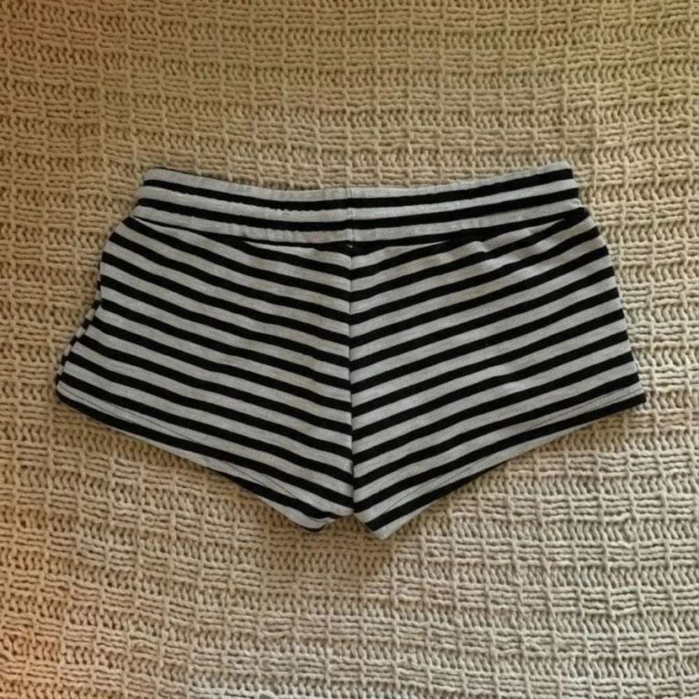 Women Shorts Pantalones Cortos De Mujer Casual Fashion Y2k Pants 2026 New Street Hottie Bottoms Striped Skull Print Chic Shorts