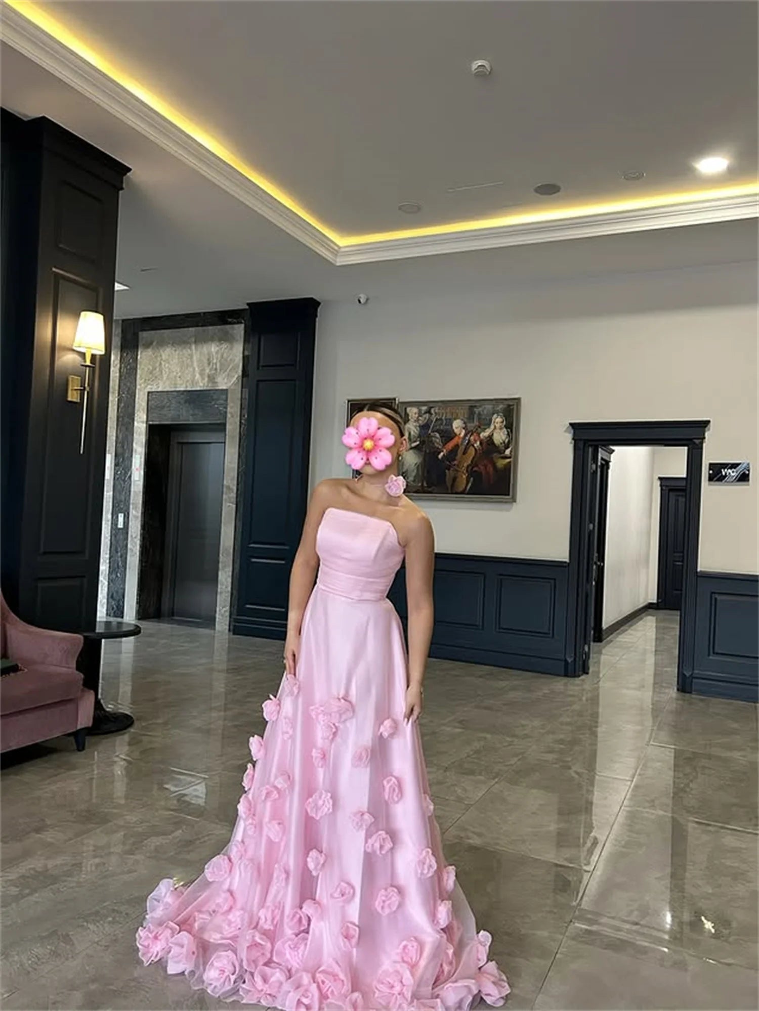 Luxurious Strapless Floral Evening Dress