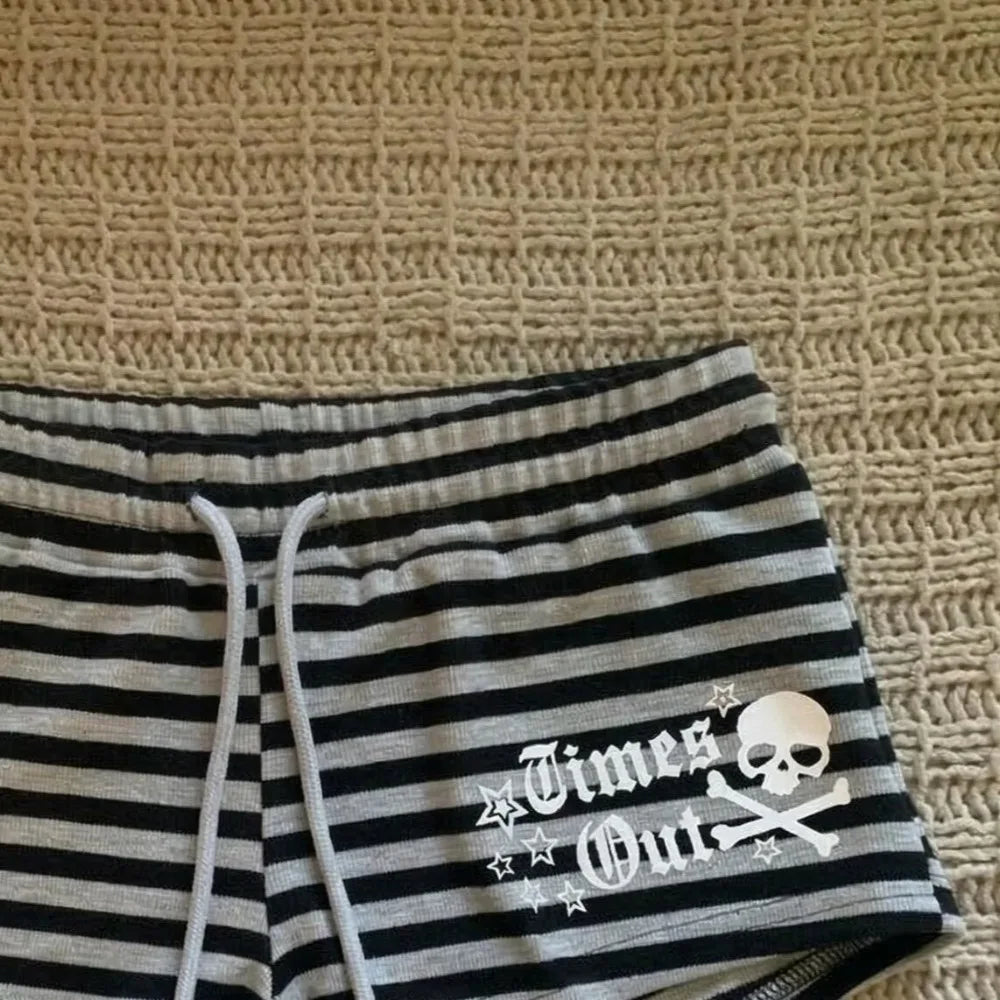 Women Shorts Pantalones Cortos De Mujer Casual Fashion Y2k Pants 2026 New Street Hottie Bottoms Striped Skull Print Chic Shorts