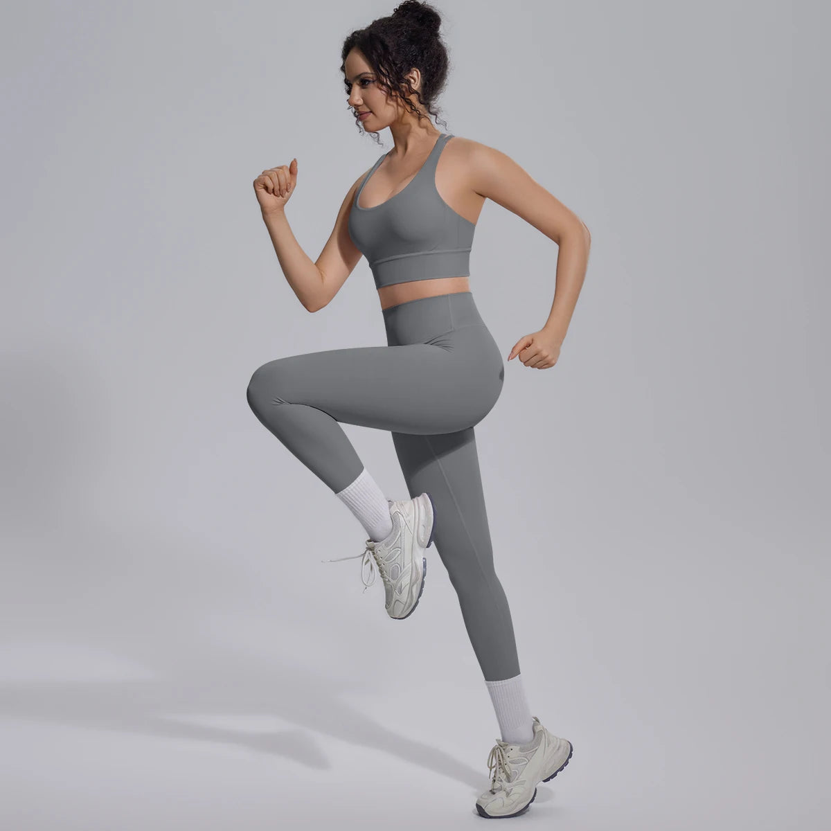 New Yoga Set for Woman Summer Gym Sports Running Bra Top Breathable Peach Buttocks Women Leggings Solid Color Yoga Set