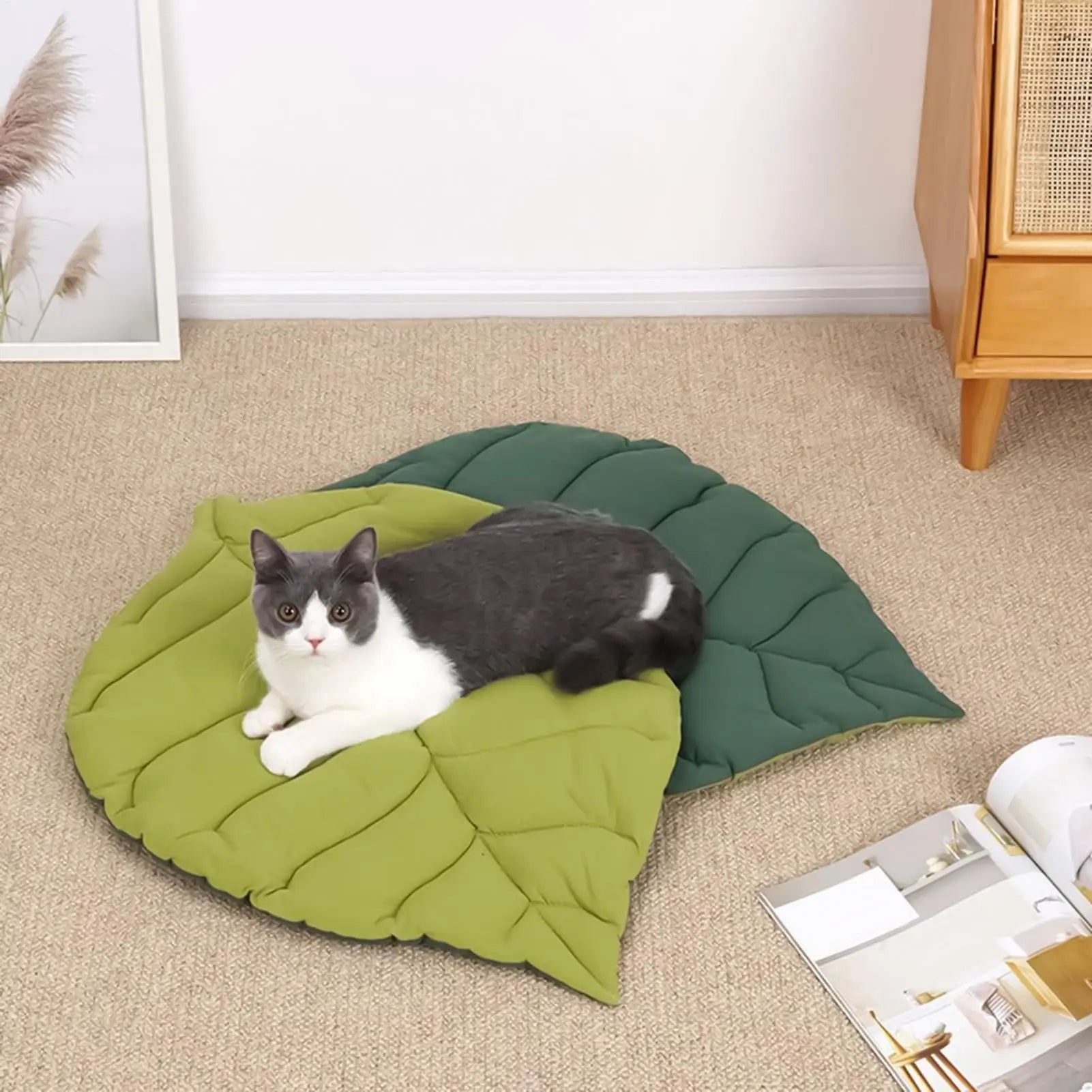 Leaves Shaped Pet Bed Reversible Soft Washable Non Slip Cushion For Cats Dogs Indoor Travel Camping Comfortable Cozy Cooling Mat