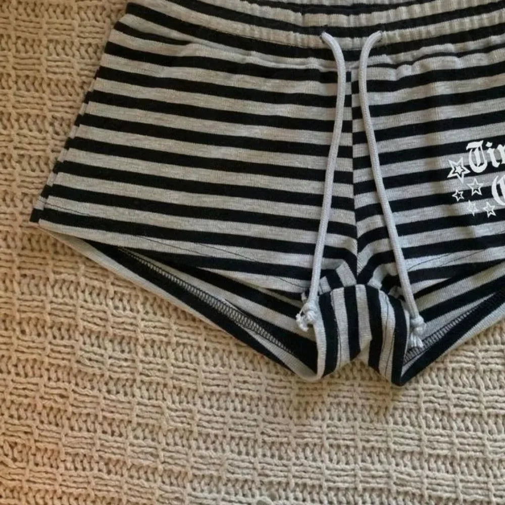 Women Shorts Pantalones Cortos De Mujer Casual Fashion Y2k Pants 2026 New Street Hottie Bottoms Striped Skull Print Chic Shorts