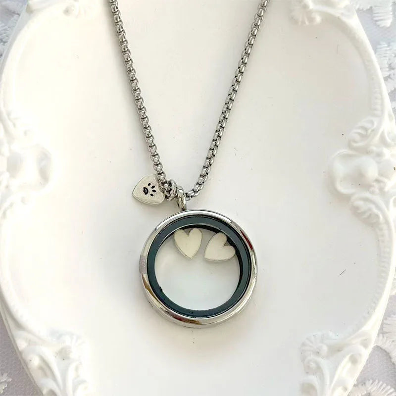 Pet Souvenirs Can Hold Cat or Dog Hair Necklaces, Pendants, Alloy Glass Photo Frames, Pendants, and Pet Accessories