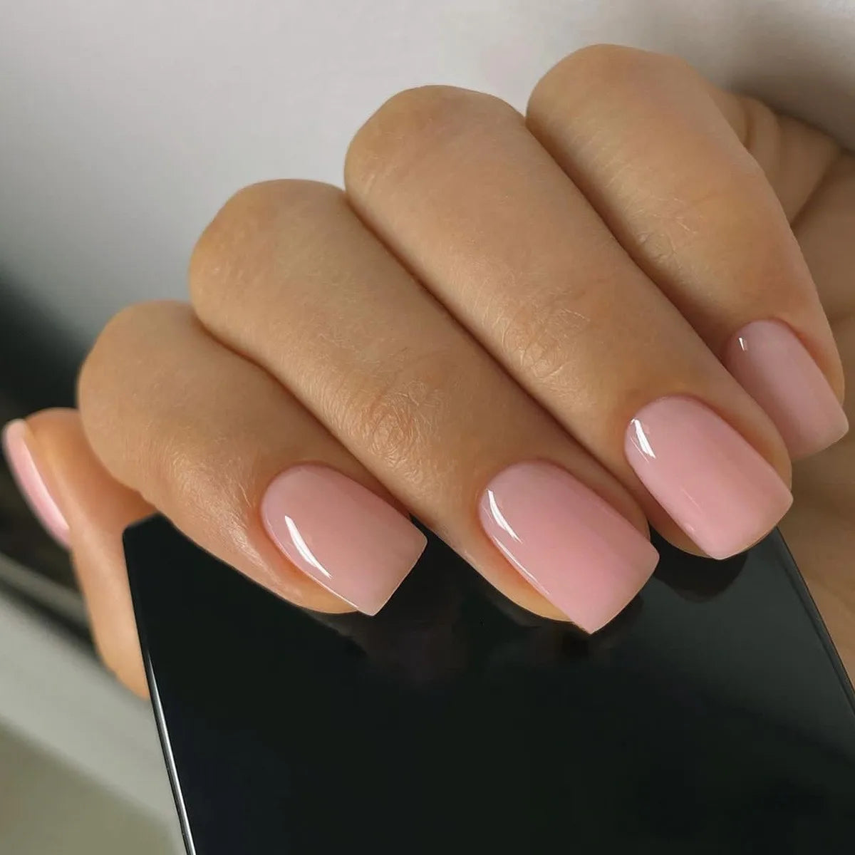 24Pcs/Set Wearable False Nails for Girls Women Removable Solid Color Short Fake Nails Art Finished Simple White Press on Nail