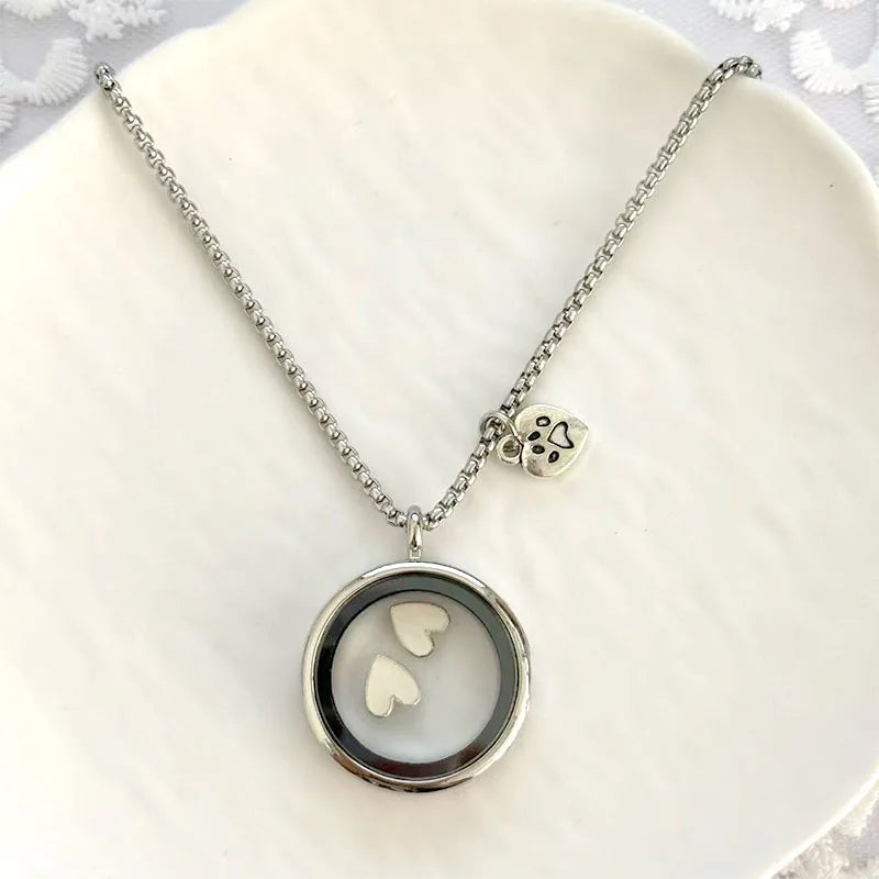 Pet Souvenirs Can Hold Cat or Dog Hair Necklaces, Pendants, Alloy Glass Photo Frames, Pendants, and Pet Accessories