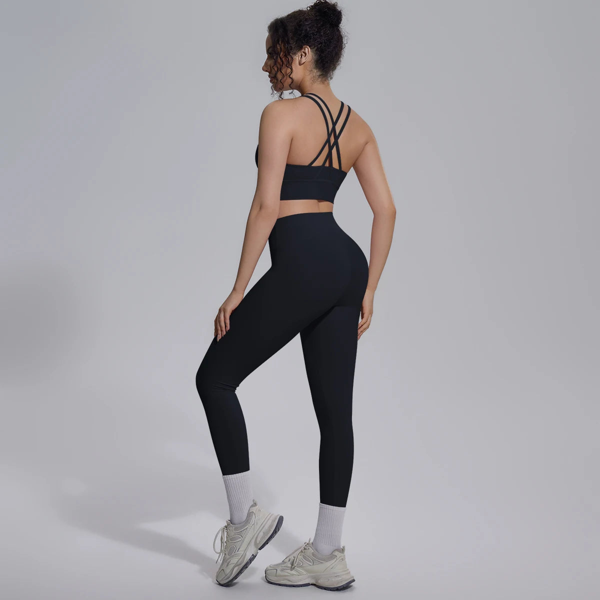 New Yoga Set for Woman Summer Gym Sports Running Bra Top Breathable Peach Buttocks Women Leggings Solid Color Yoga Set