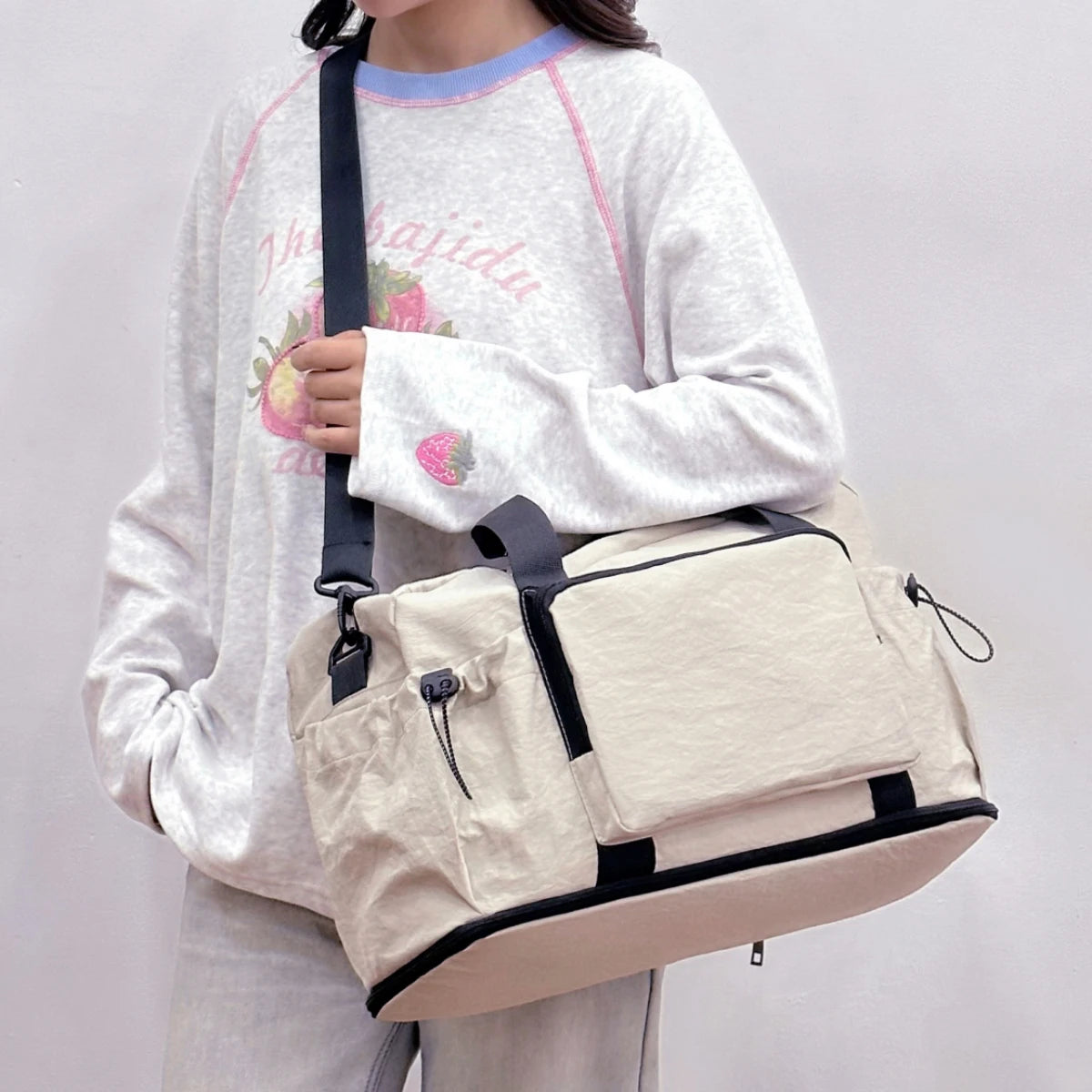 Travel Bag with Large Capacity for Short-Distance Travel, Storage Luggage Bag, Portable Lightweight Crossbody Sports and Fitness Bag for Women, Expandable and Can Be Attached to a Trolley Case