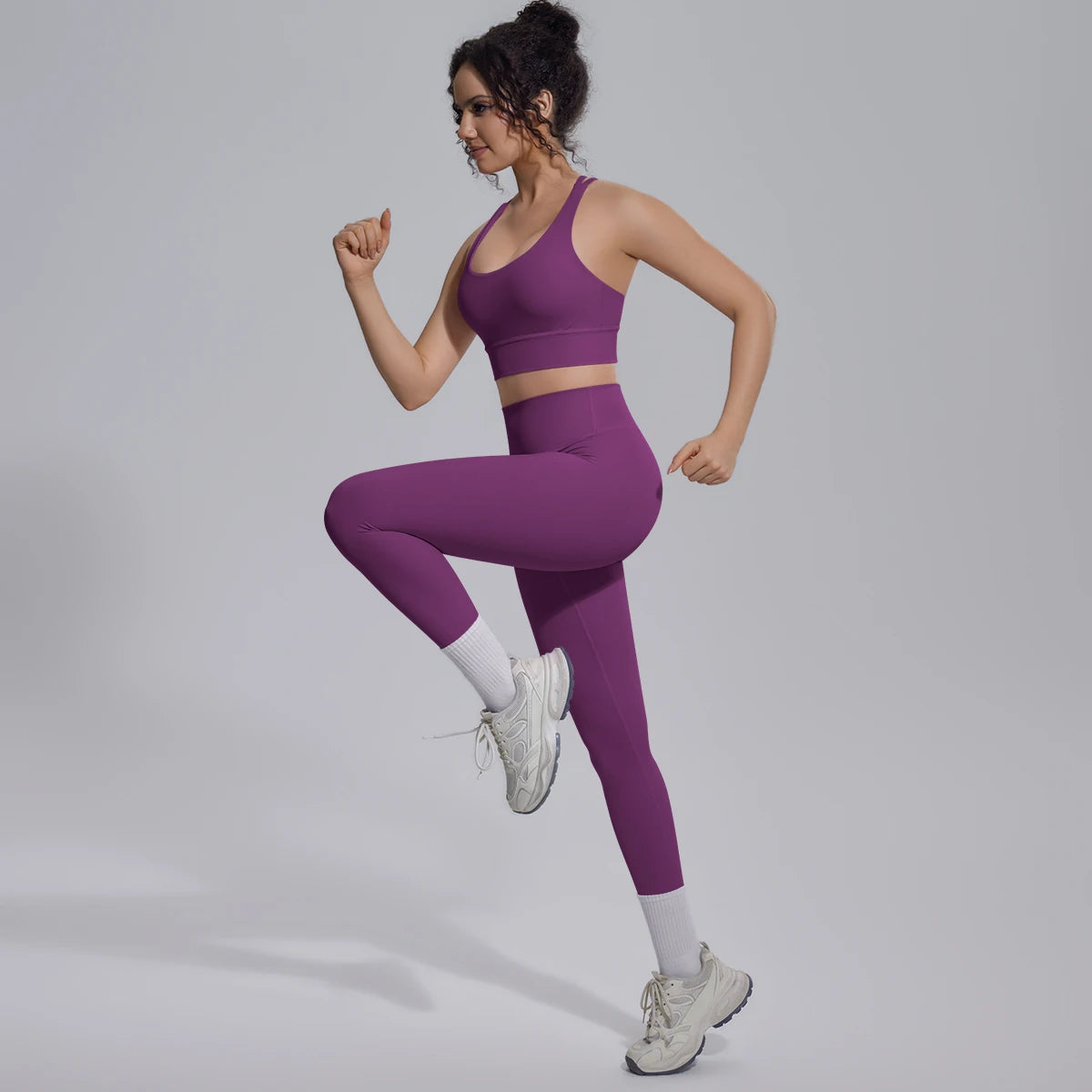 New Yoga Set for Woman Summer Gym Sports Running Bra Top Breathable Peach Buttocks Women Leggings Solid Color Yoga Set
