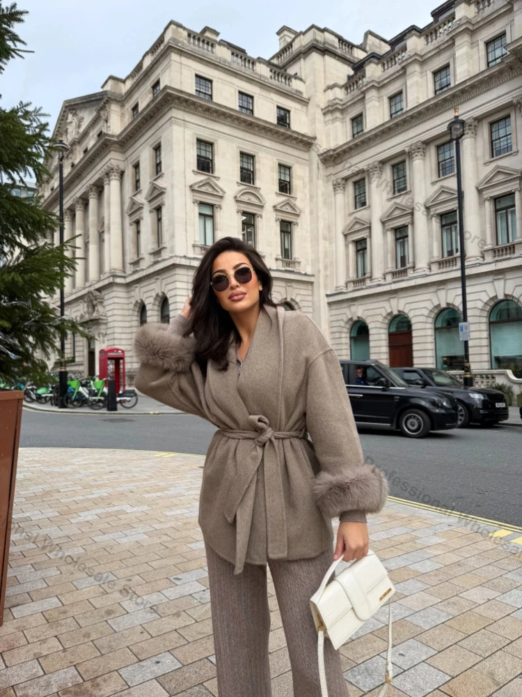 Women's Wool Coat with Fur Cuffs Minimalist Soft Wool High Fashion Belted Winter Fur Trim Coat Old Money Style Natural Fur Coat