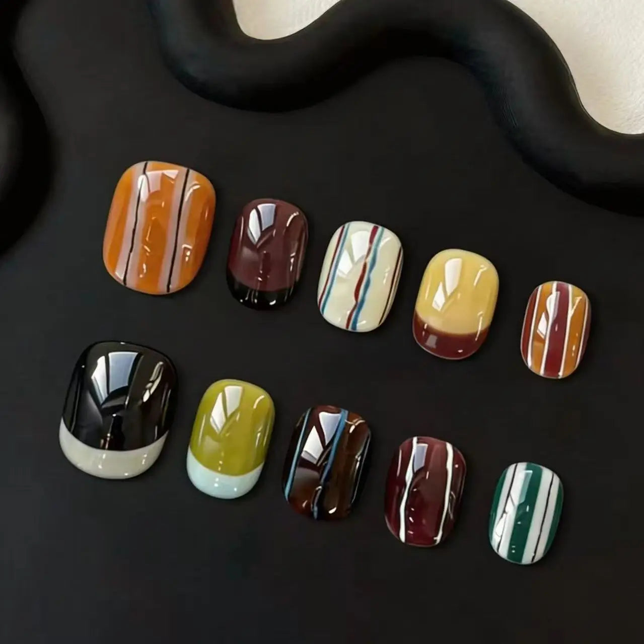 30pcs False Nails Unique Trendy Short “bean-shaped” Nails with A Press-on Design High-quality Nails Perfect As A Gift for Girls