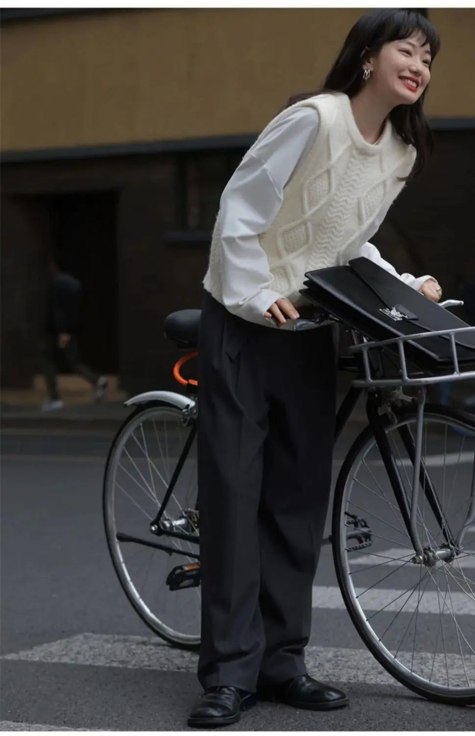 Minimal Knit Sweater Vest Women